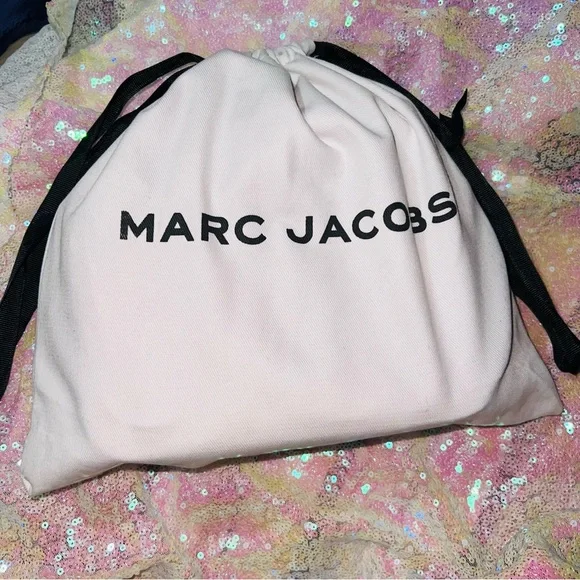 Marc Jacob’s Cherry Red Snapshot (Authentic)